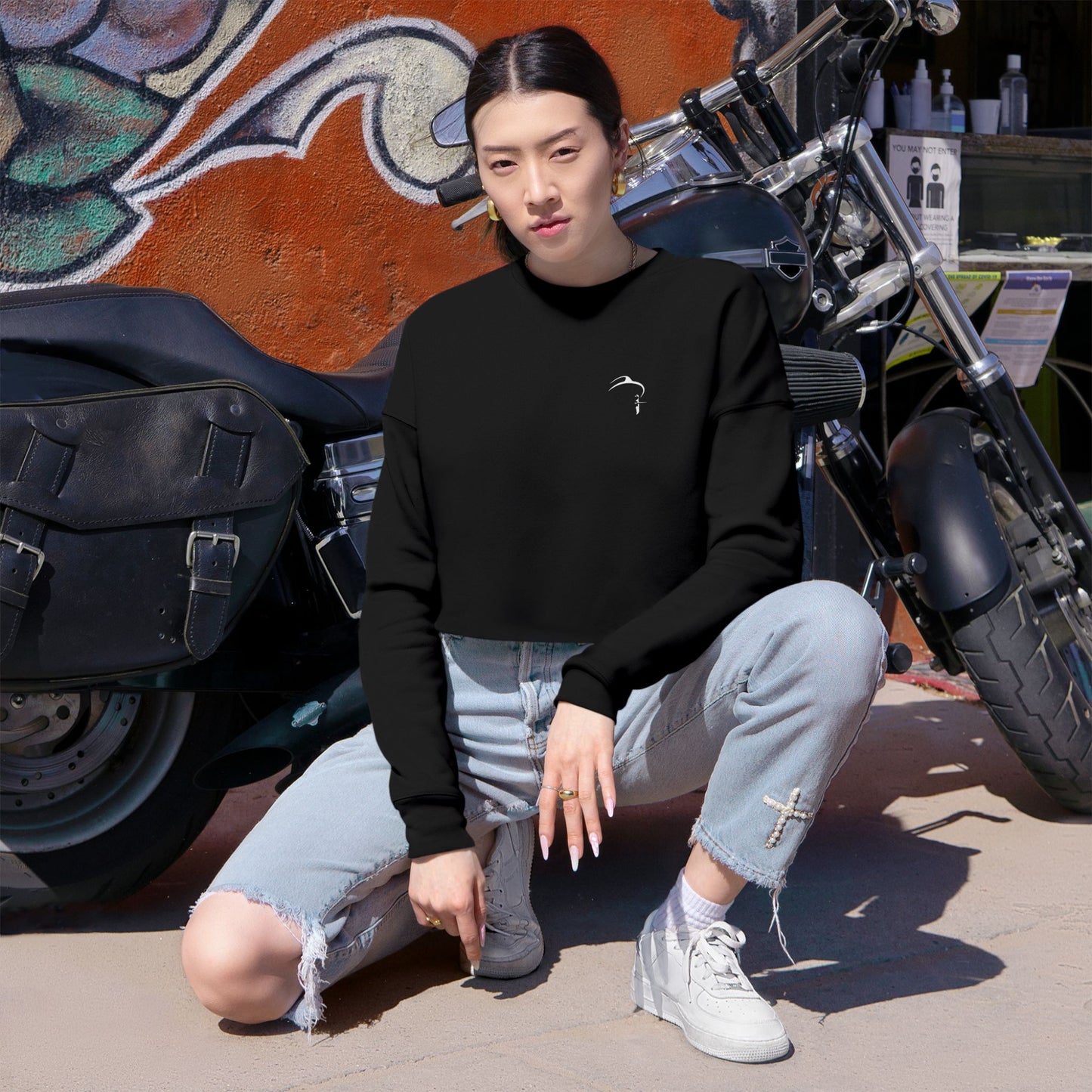 ItsBeniTeam™ | Essential Women's Cropped Sweatshirt – Minimal Everyday Comfort